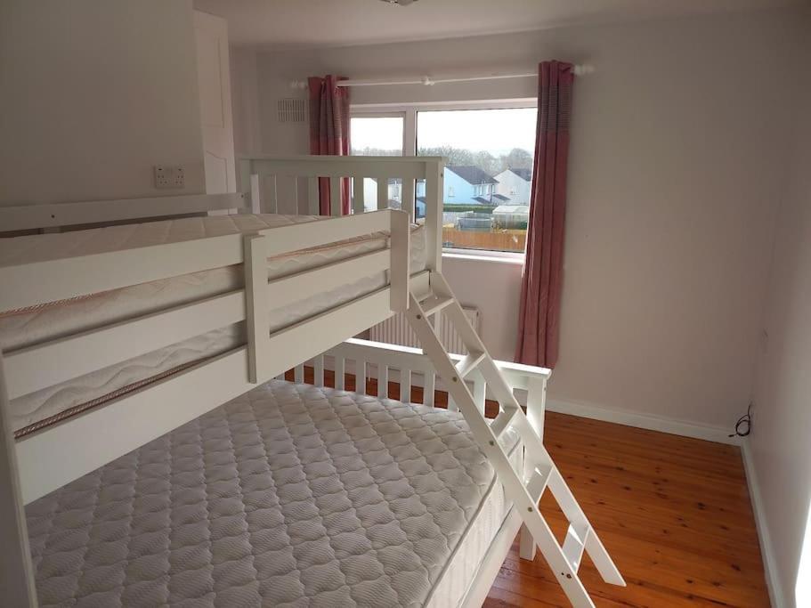 Large 4Bed Available Long-Term In Letterkenny Villa Bagian luar foto