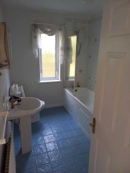 Large 4Bed Available Long-Term In Letterkenny Villa Bagian luar foto